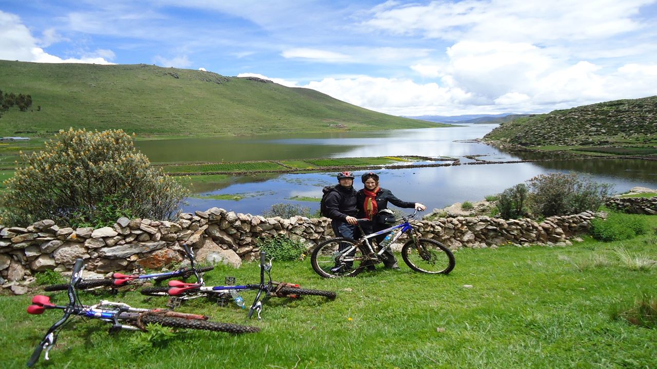 Bicicleta De Montanha No Lago Titicaca foto 1