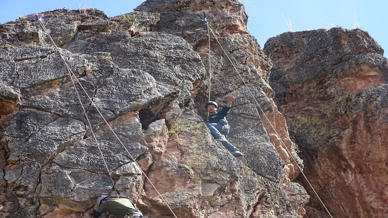 Balcony Of The Devil Rock Climbing (5)