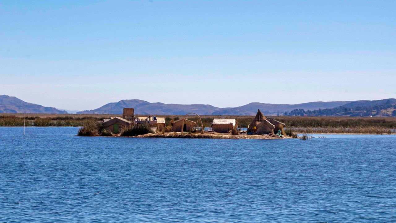 Uros Floating Islands & Taquile foto 9