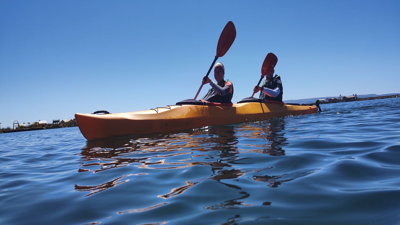 Tour En Kayak Por Uros Con Estadía En La Isla Amantani foto 2