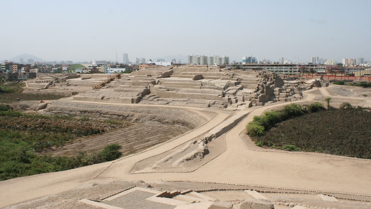 Huaca Pucllana And Mateo Salado (3)
