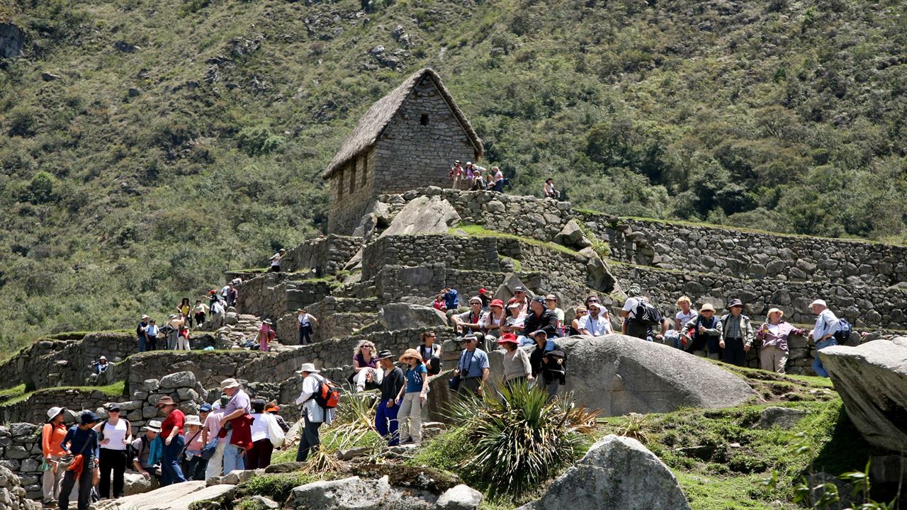 Machu Picchu Full Day Tour Train From Ollantaytambo (5)