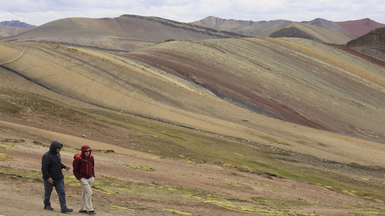 Palccoyo Rainbow Mountain Trek Day Tour In Cusco (4)