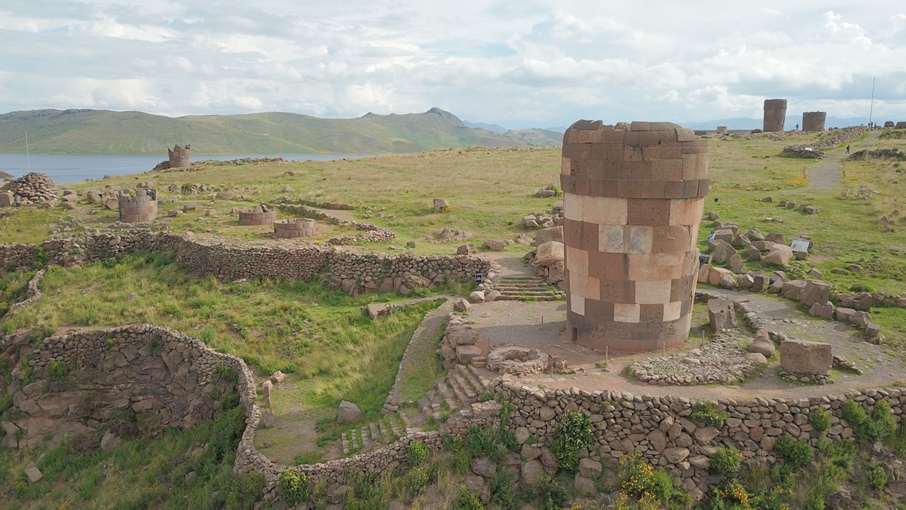 Tumbas De Sillustani En Bicicleta De Montaña foto 4