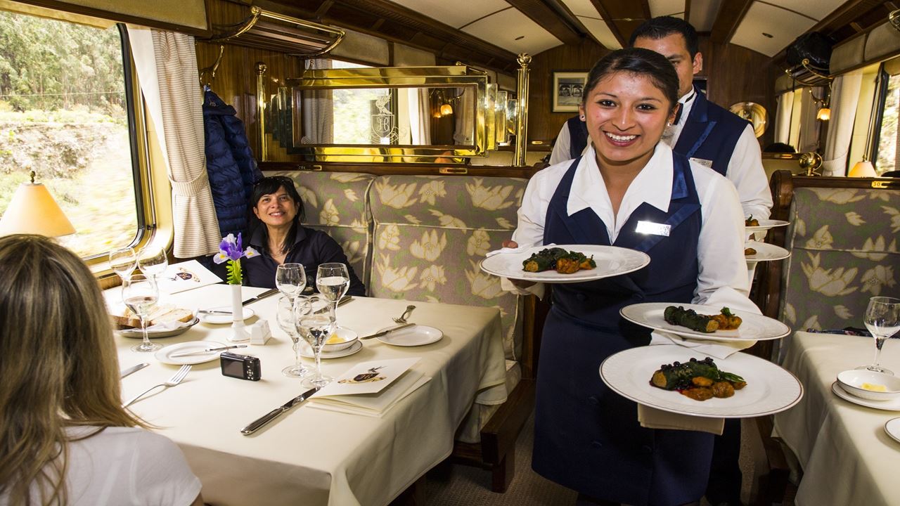 Machu Picchu Luxury Tour - Train Hiram Bingham (7)