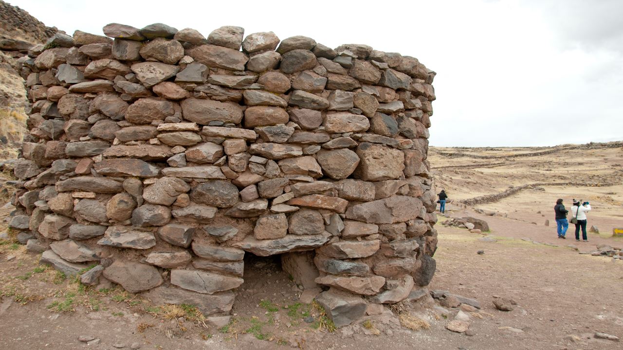 Tour To Sillustani Pre Inca Tombs foto 2