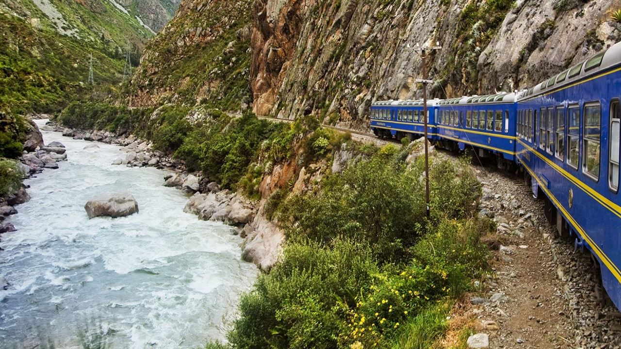 Machu Picchu Luxury Tour - Train Hiram Bingham
